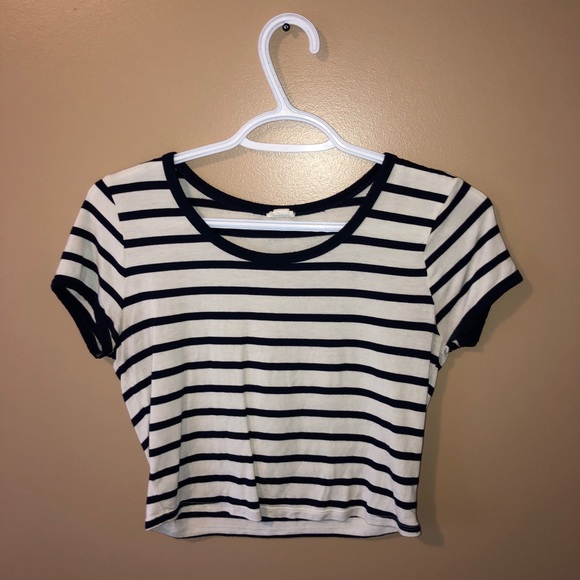 Striped Crop Top - Picture 2 of 6